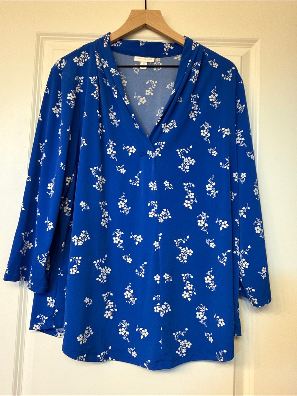 Ann Taylor Royal Blue Floral V-Neck Blouse